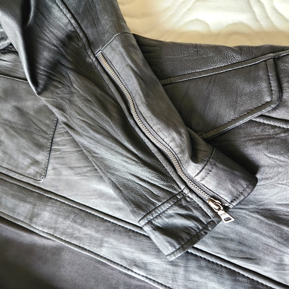 Danier Leather Men's Moto jacket - Picture 5 of 8
